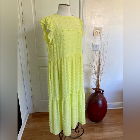 SO® Pom Pom textured Flutter Sleeve Tiered Midi Dress - Picture 5 of 15